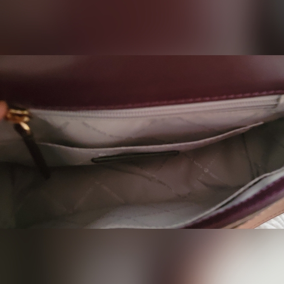 In New Condition Michael Kors Mindy Bag Purse. Stunning! - Picture 10 of 11